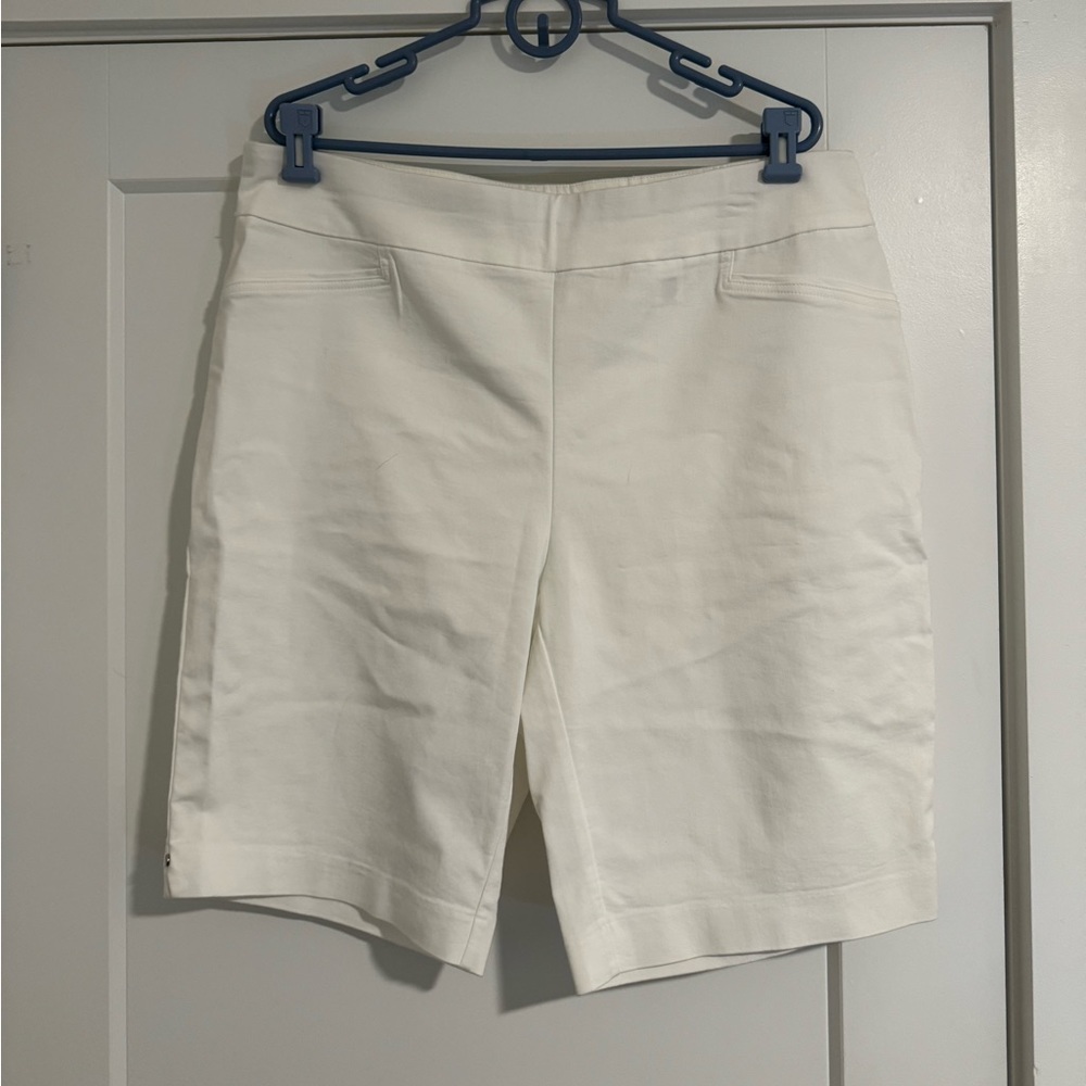 Croft and Barrow White Stretch Shorts Size 16